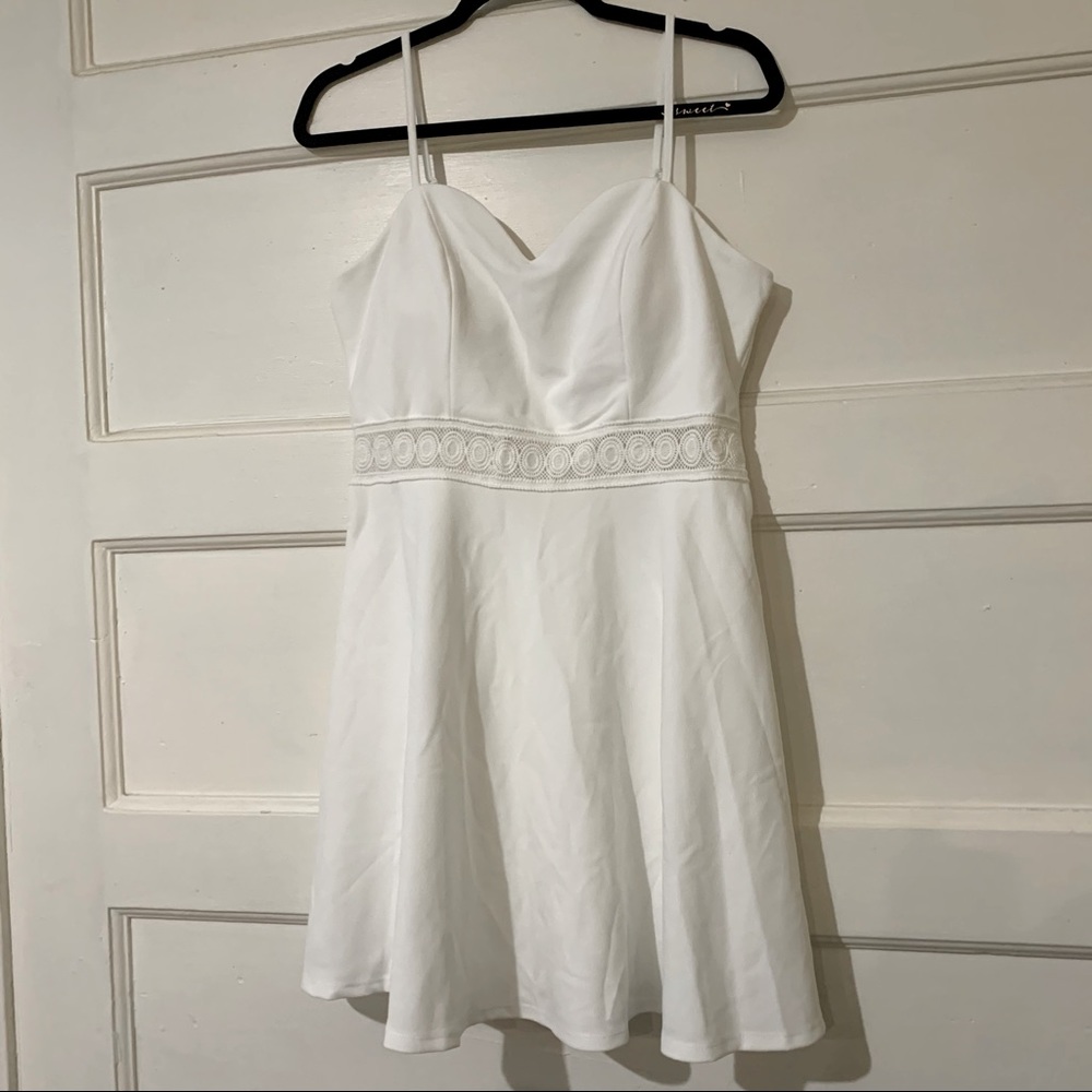 Alba Crochet Band White Mini Dress - NWT - Picture 4 of 13